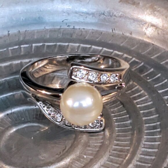 Silver Platinum Plated Austrian Crystal and Pink Cultured Pearl Ring Size 8 - Picture 3 of 8